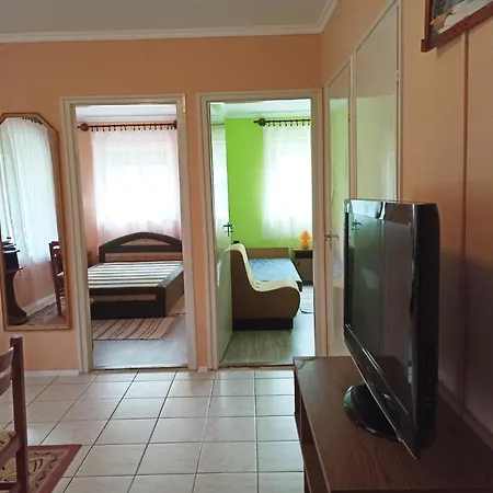 önálló, Klimatizált, Medencés A Balatonnál! Kőröshegy