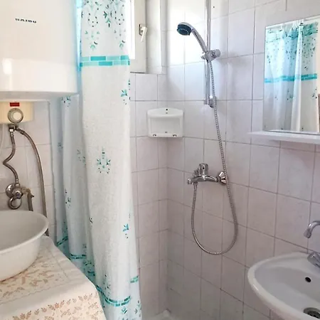 Maison d'hôtes önálló, Klimatizált, Medencés A Balatonnál! *