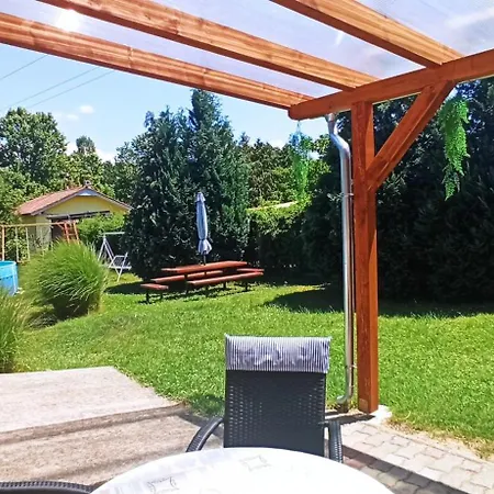 önálló, Klimatizált, Medencés A Balatonnál!