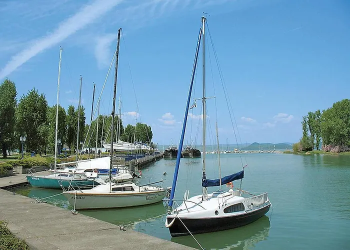 Klimatizalt, Medences, Jakuzzis Nyaralo A Balatonnal! Kőröshegy