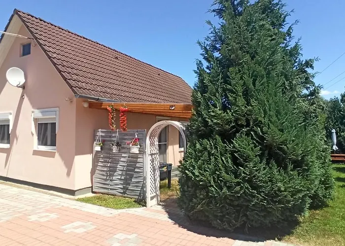 Klimatizalt, Medences, Jakuzzis Nyaralo A Balatonnal! בית הארחה Kőröshegy