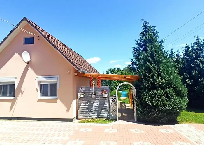 בית הארחה Klimatizalt, Medences, Jakuzzis Nyaralo A Balatonnal! Kőröshegy