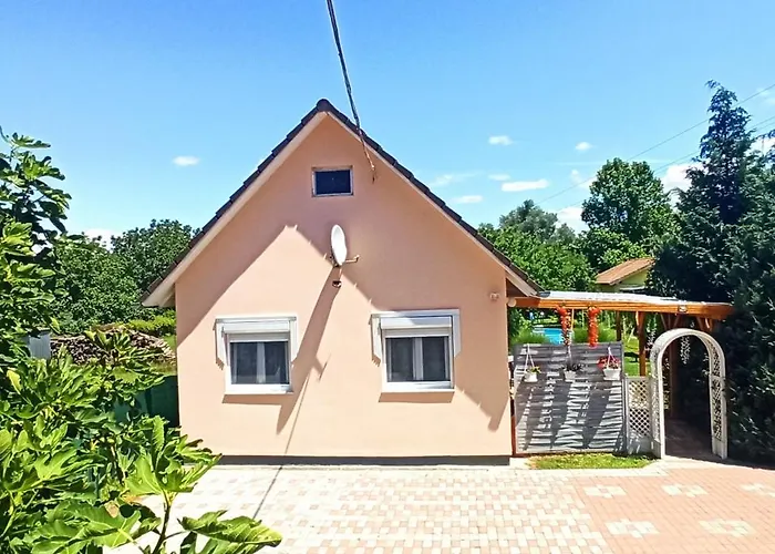 Klimatizalt, Medences, Jakuzzis Nyaralo A Balatonnal! *