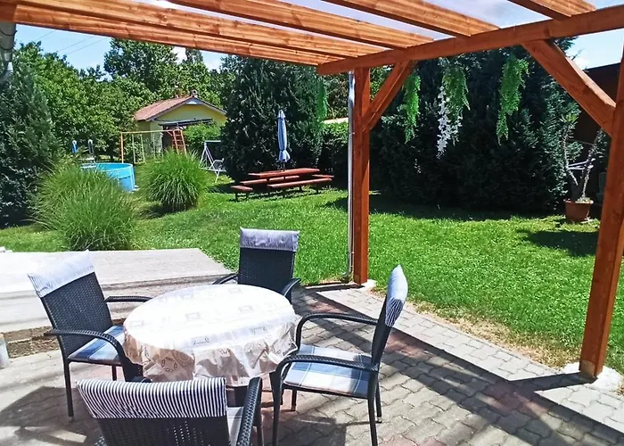 Klimatizalt, Medences, Jakuzzis Nyaralo A Balatonnal! בית הארחה