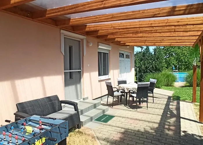 בית הארחה Klimatizalt, Medences, Jakuzzis Nyaralo A Balatonnal! Kőröshegy