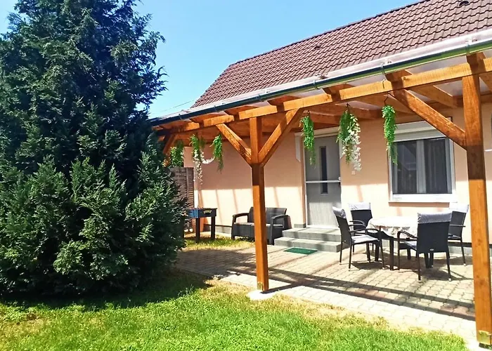 Klimatizalt, Medences, Jakuzzis Nyaralo A Balatonnal! * Kőröshegy